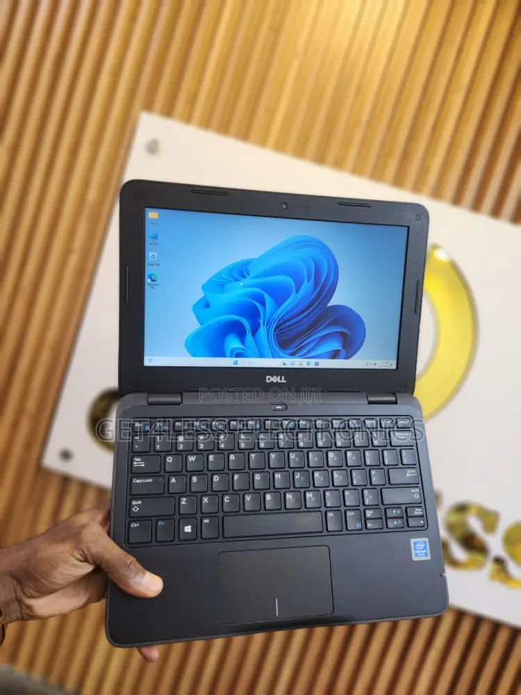 Laptop Dell Latitude 11 3190 4GB Intel SSD 128GB