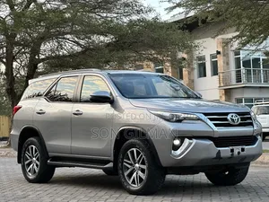 Toyota Fortuner 2019 Silver