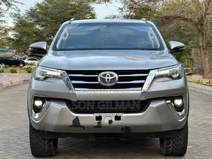 Toyota Fortuner 2019 Silver