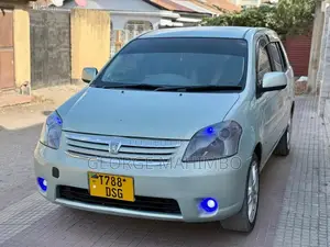 Toyota Raum 2006 Green