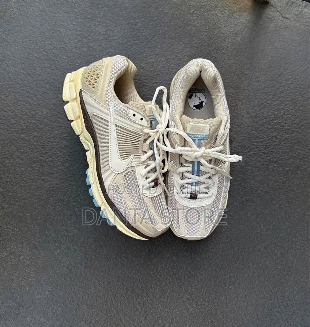 Nike Zoom Vomero 5 White