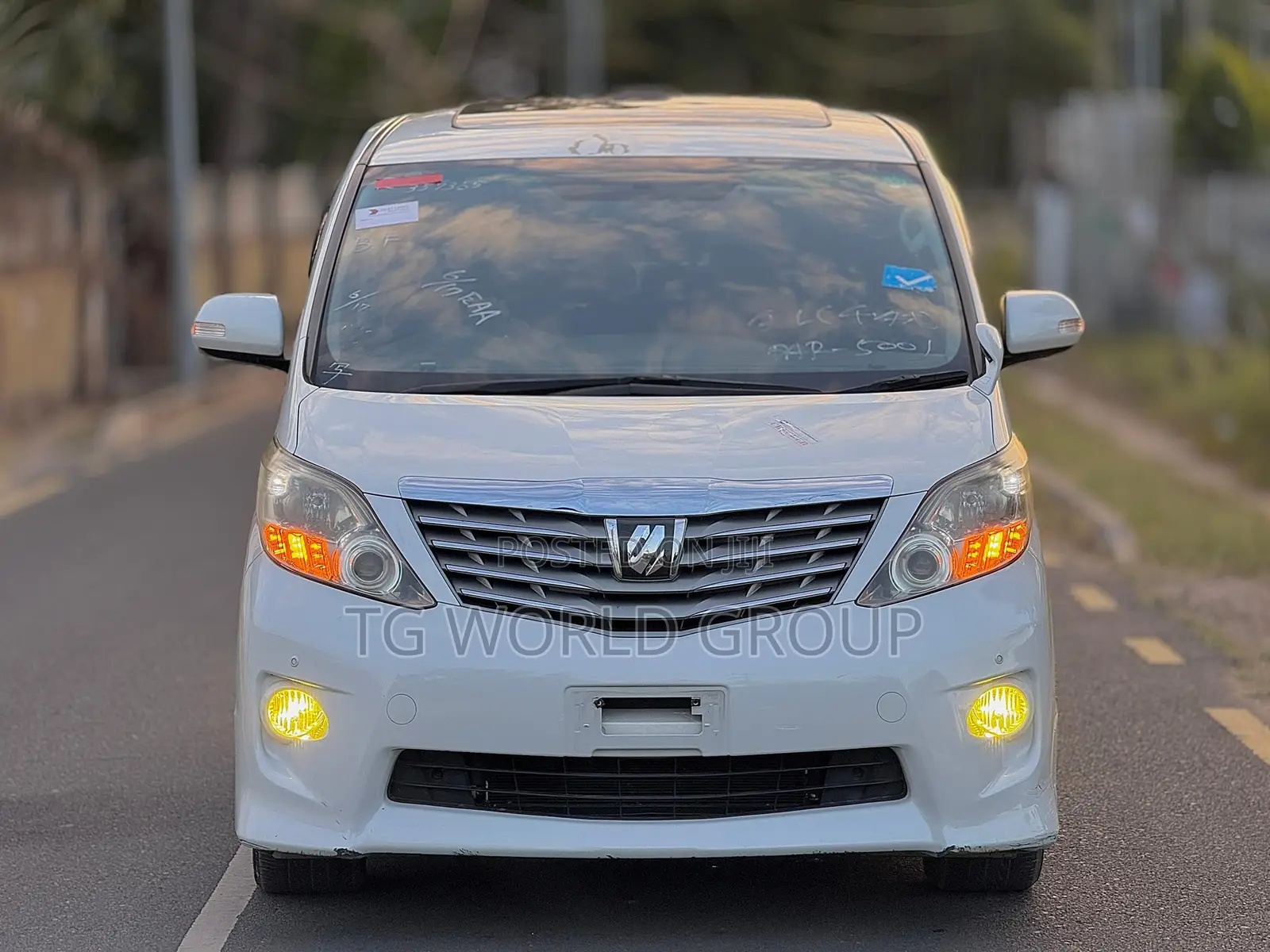 Toyota Alphard 2.4 Petrol FWD 2009 White