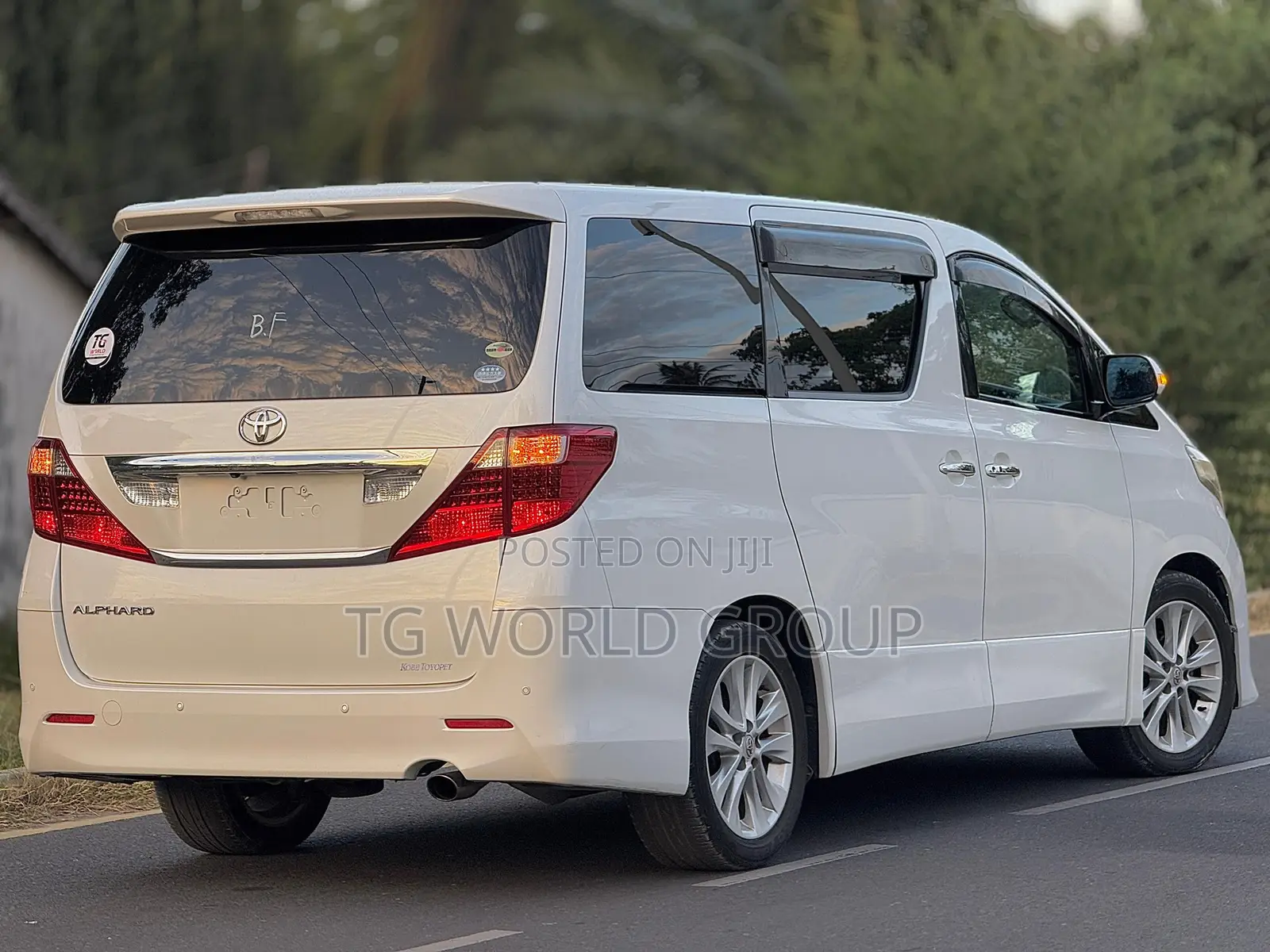 Toyota Alphard 2.4 Petrol FWD 2009 White