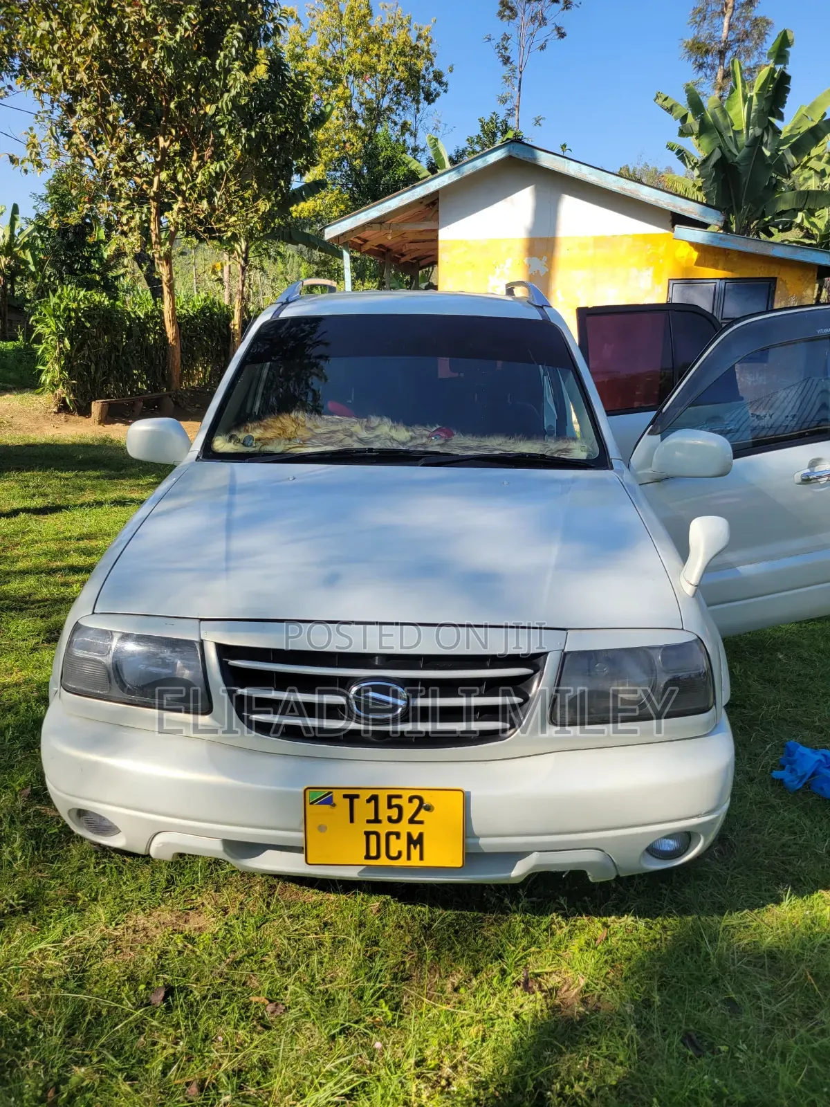 Suzuki Grand Vitara XL 7 2002 White