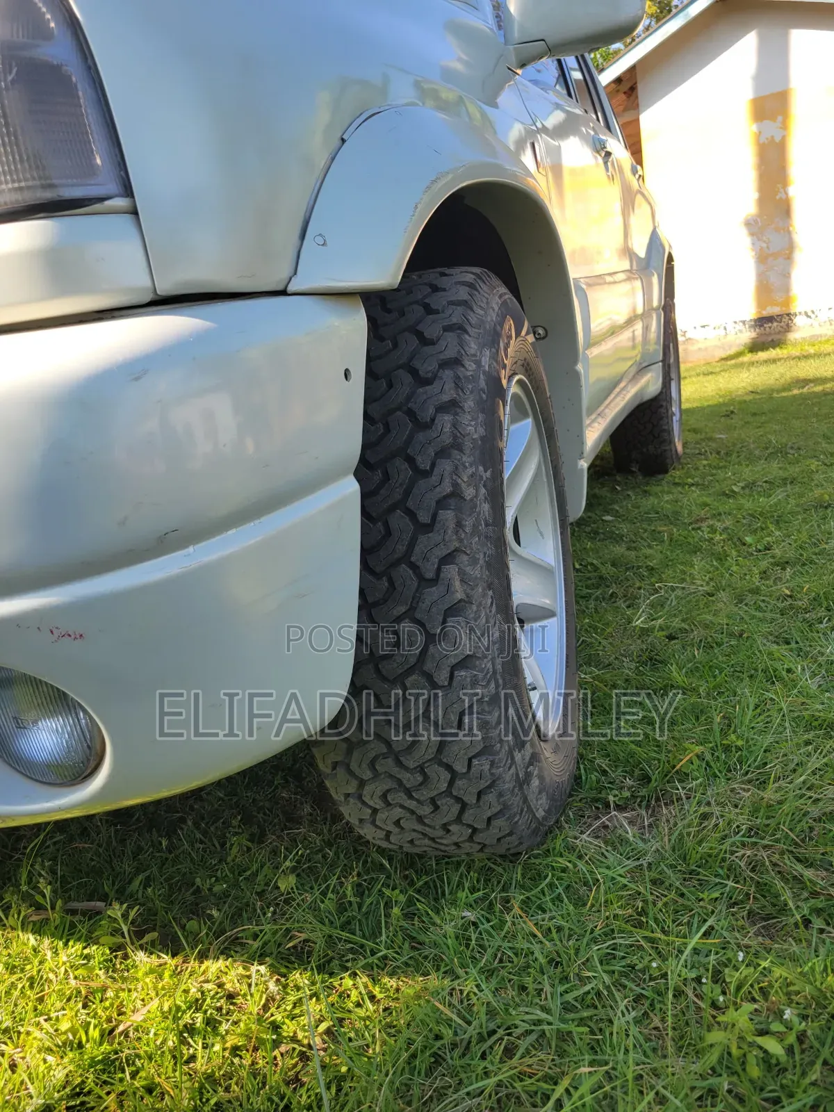 Suzuki Grand Vitara XL 7 2002 White