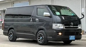 Toyota HiAce 2005 Black
