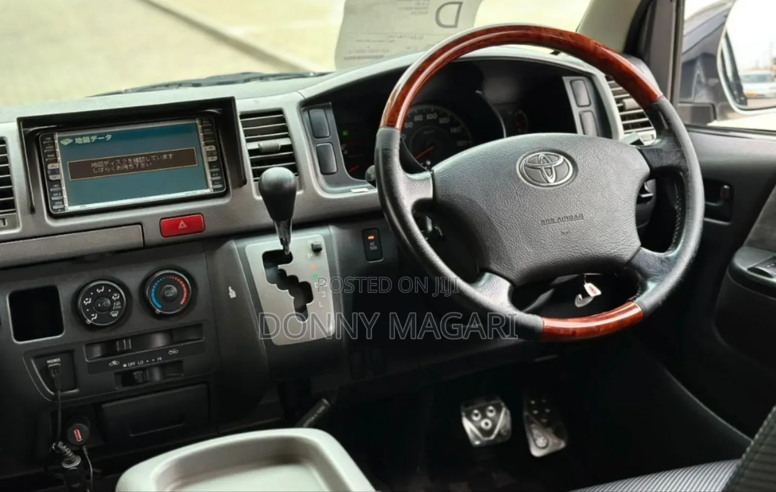 Toyota HiAce 2005 Black
