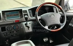 Toyota HiAce 2005 Black