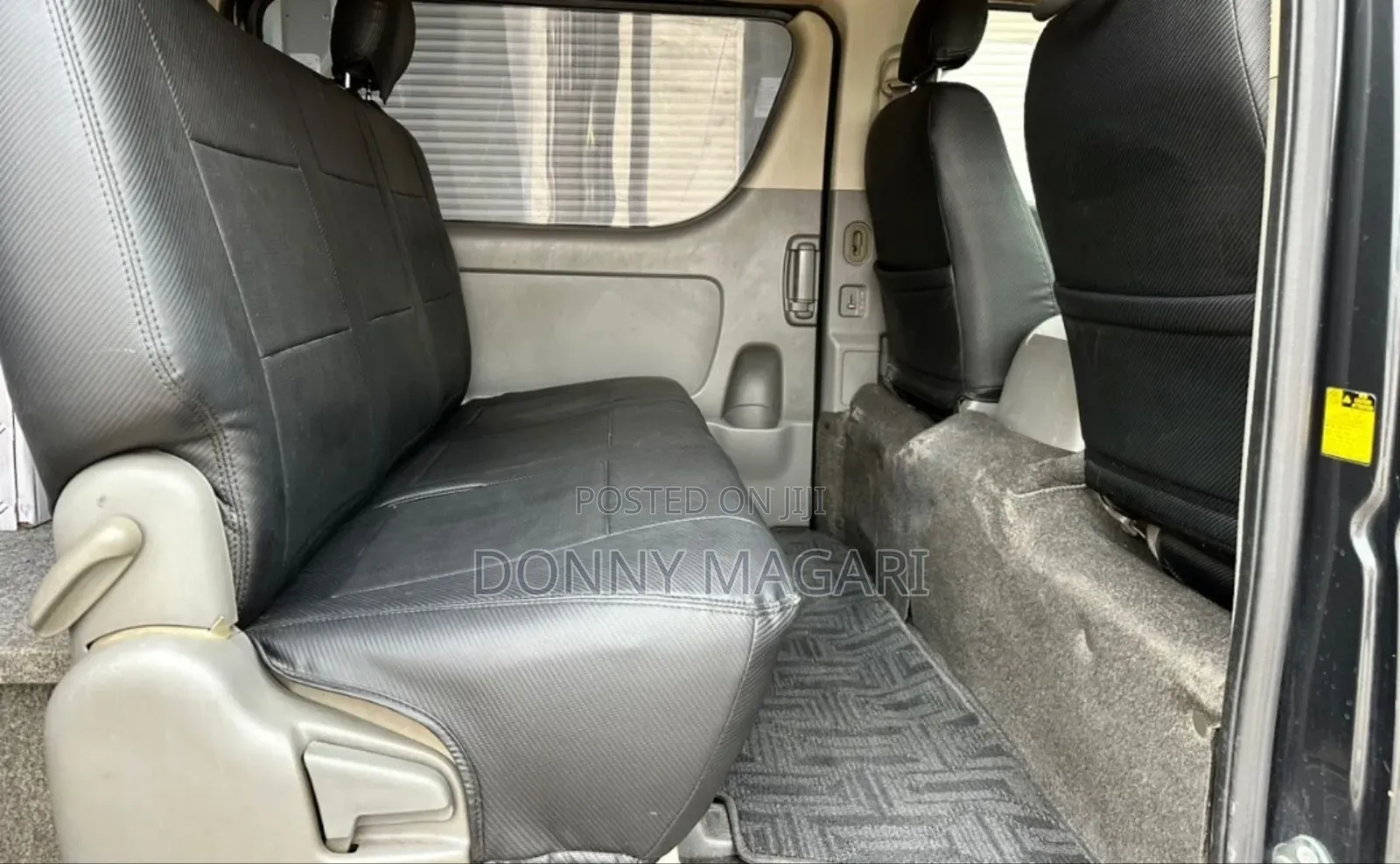 Toyota HiAce 2005 Black