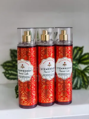 Bath Body Works Strawberry Pound Cake Fine Fragrance Mist.