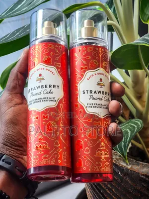 Bath Body Works Strawberry Pound Cake Fine Fragrance Mist.