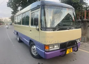 Toyota Coaster 2004 Yellow