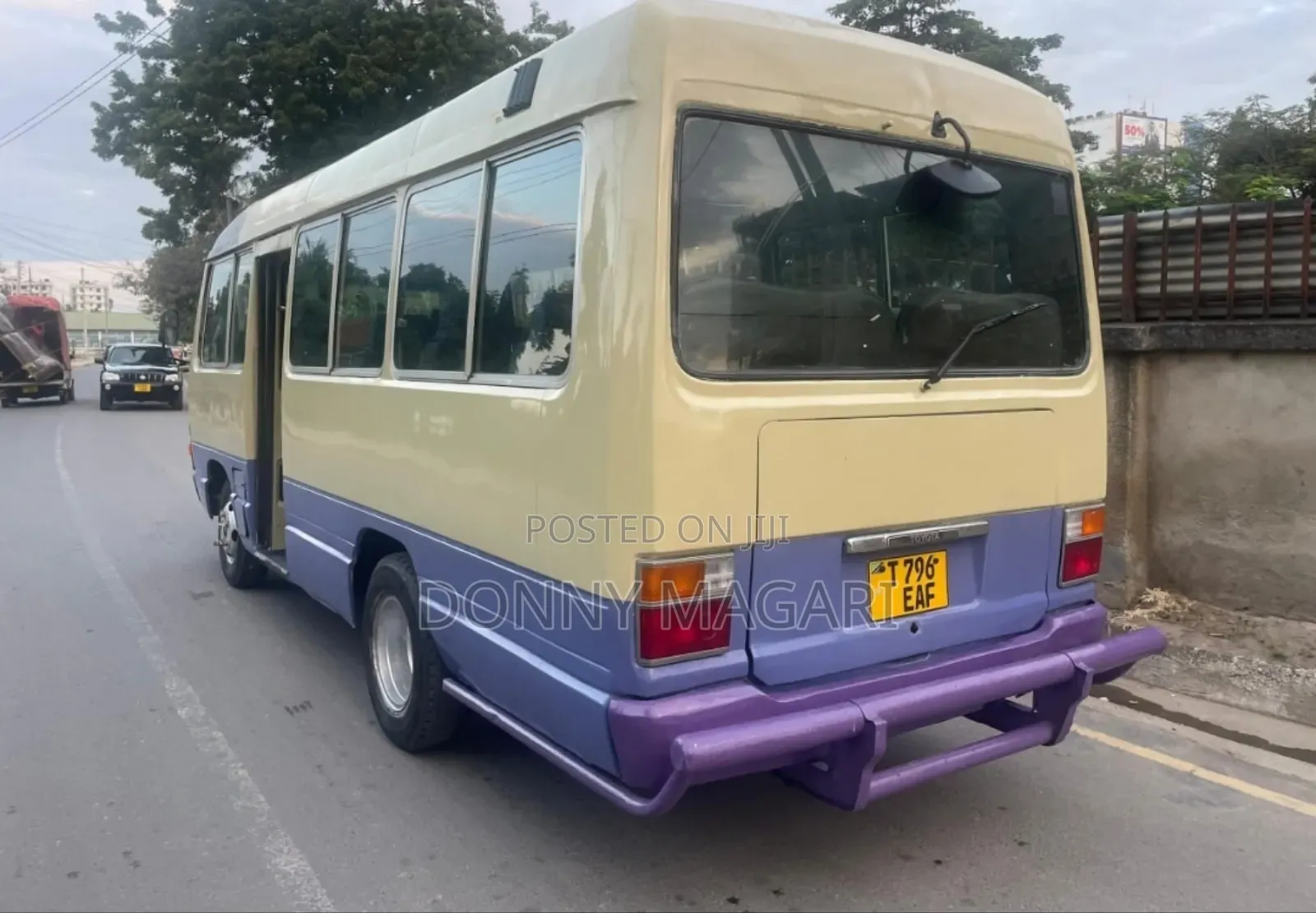 Toyota Coaster 2004 Yellow
