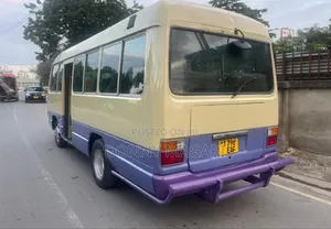 Toyota Coaster 2004 Yellow