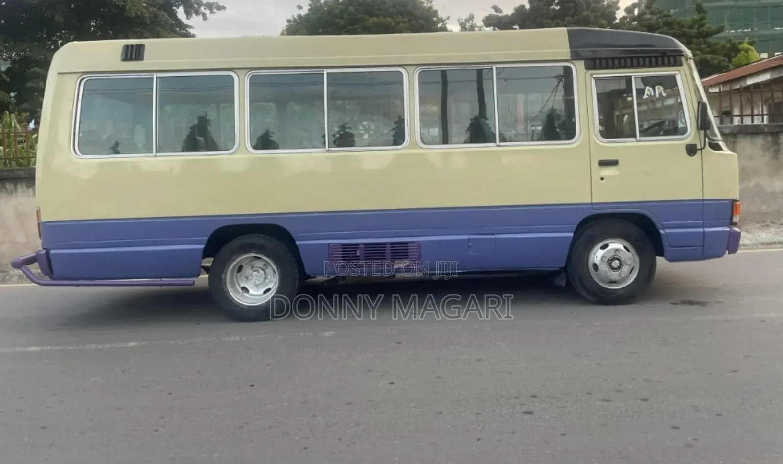 Toyota Coaster 2004 Yellow