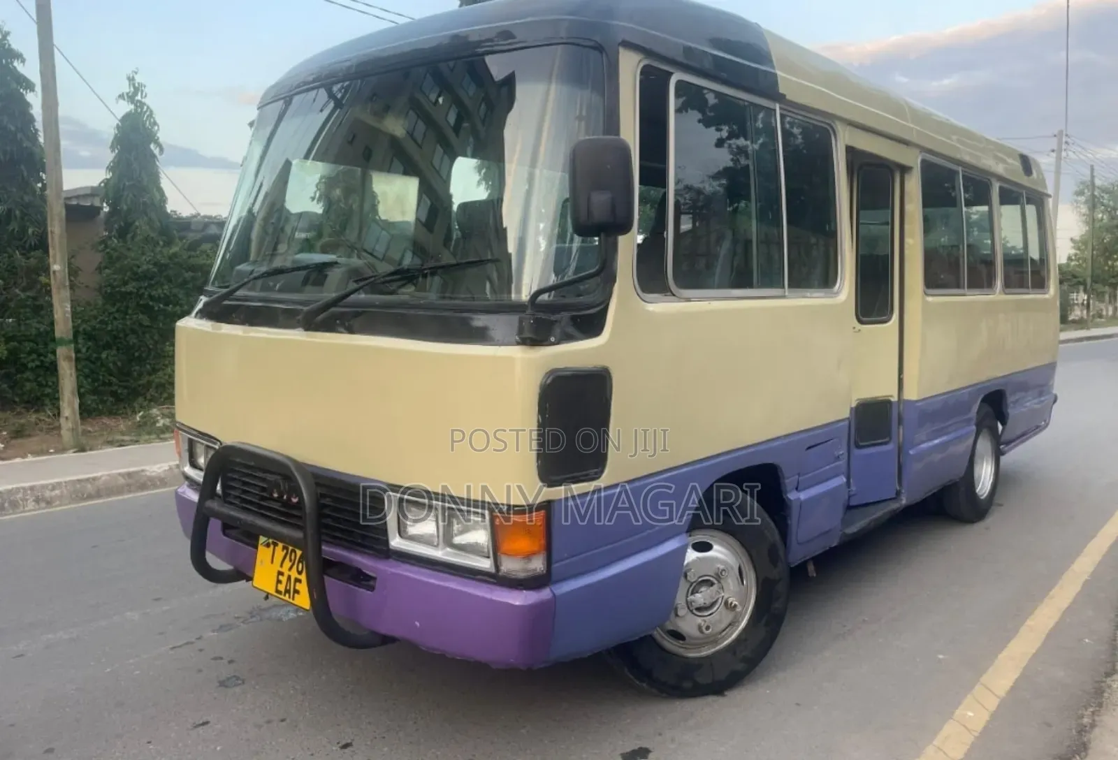 Toyota Coaster 2004 Yellow