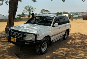 Toyota Land Cruiser 2000 White