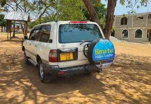 Toyota Land Cruiser 2000 White