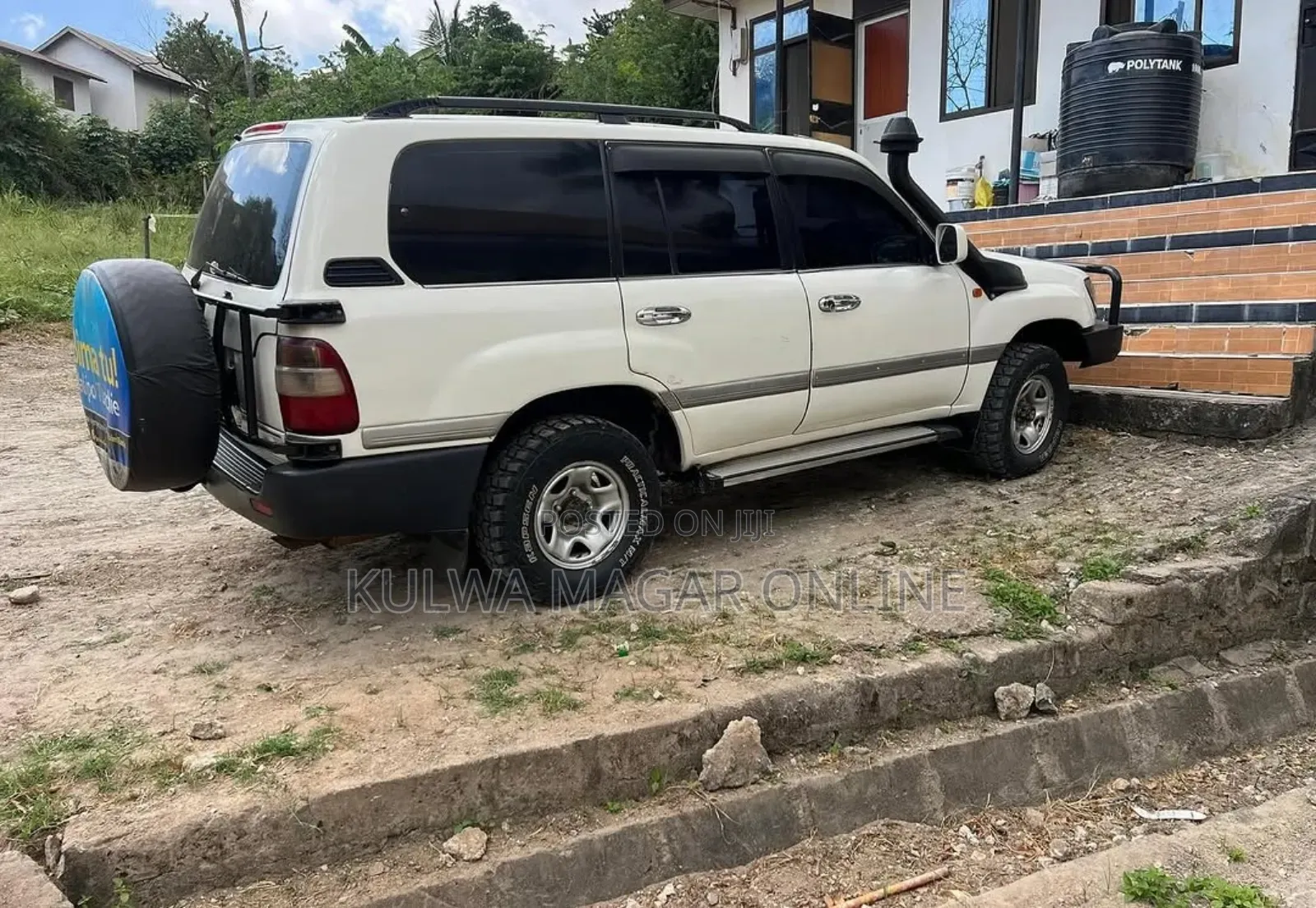 Toyota Land Cruiser 2000 White