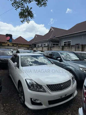 Toyota Crown 2009 White