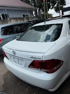 Toyota Crown 2009 White
