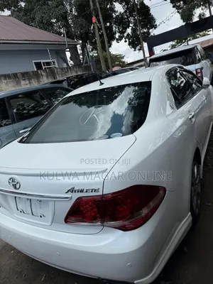 Toyota Crown 2009 White