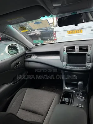 Toyota Crown 2009 White