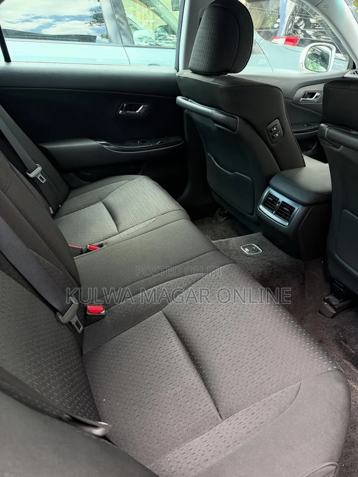 Toyota Crown 2009 White