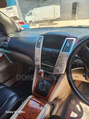 Toyota Harrier 2005 Maroon