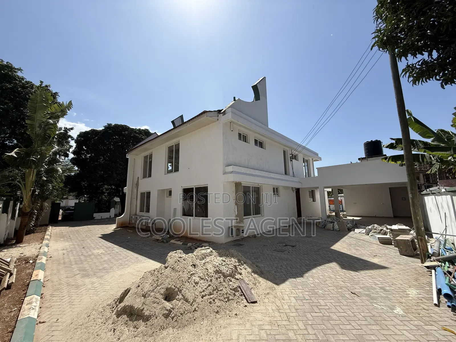 5bdrm Bungalow in Coolest Estate, Oyster Bay for rent