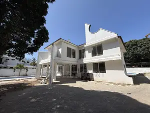 5bdrm Bungalow in Coolest Estate, Oyster Bay for rent