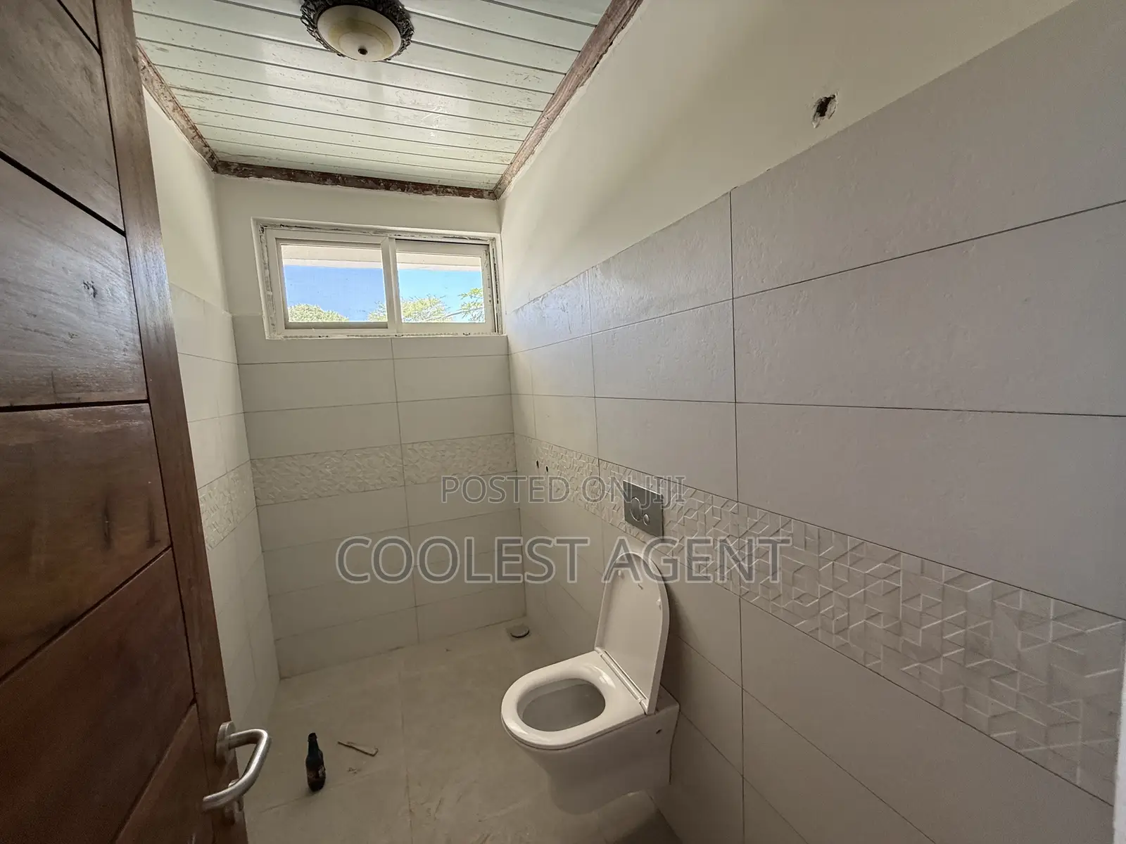 5bdrm Bungalow in Coolest Estate, Oyster Bay for rent