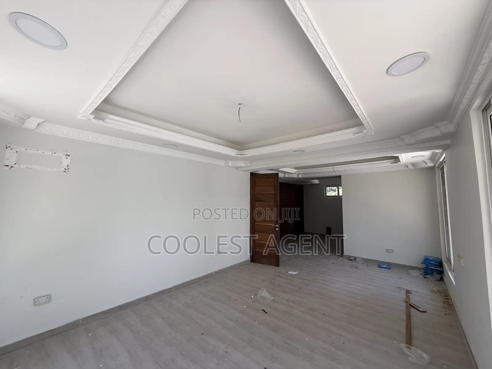 5bdrm Bungalow in Coolest Estate, Oyster Bay for rent
