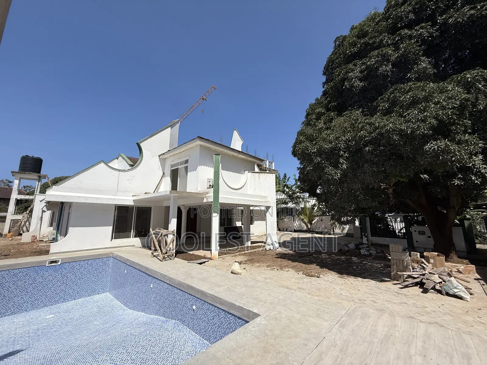 5bdrm Bungalow in Coolest Estate, Oyster Bay for rent