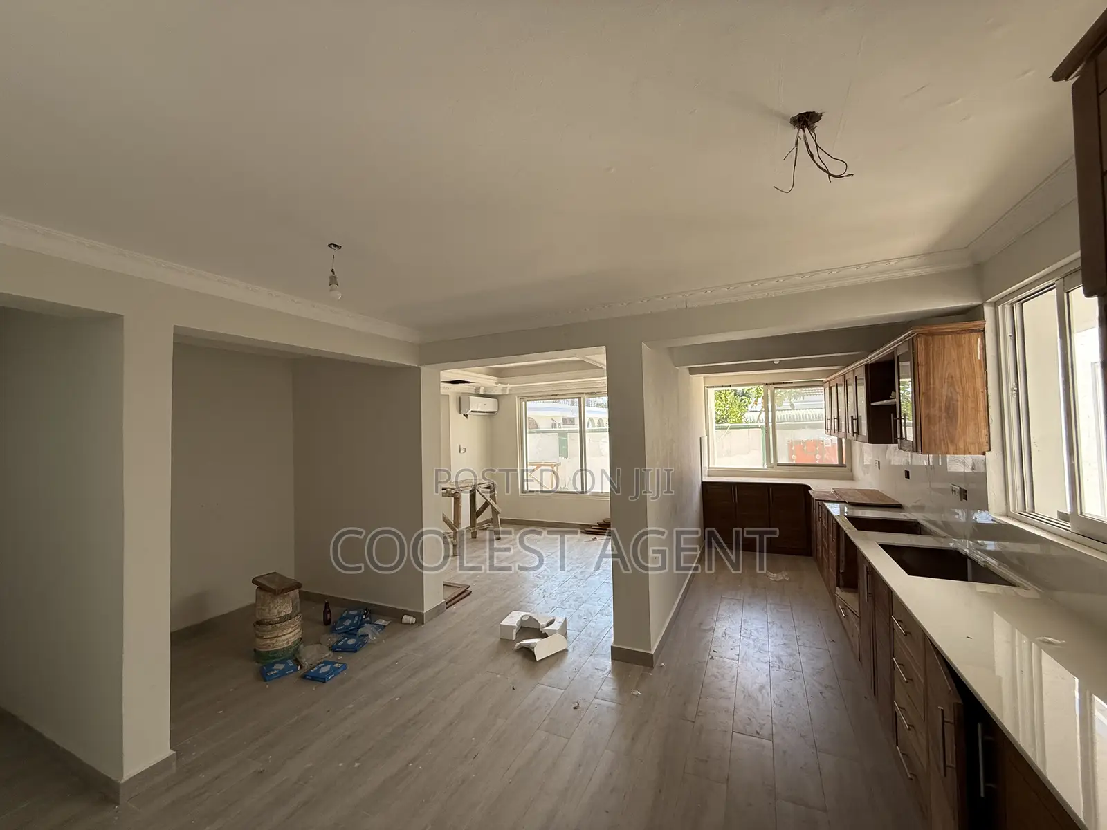 5bdrm Bungalow in Coolest Estate, Oyster Bay for rent