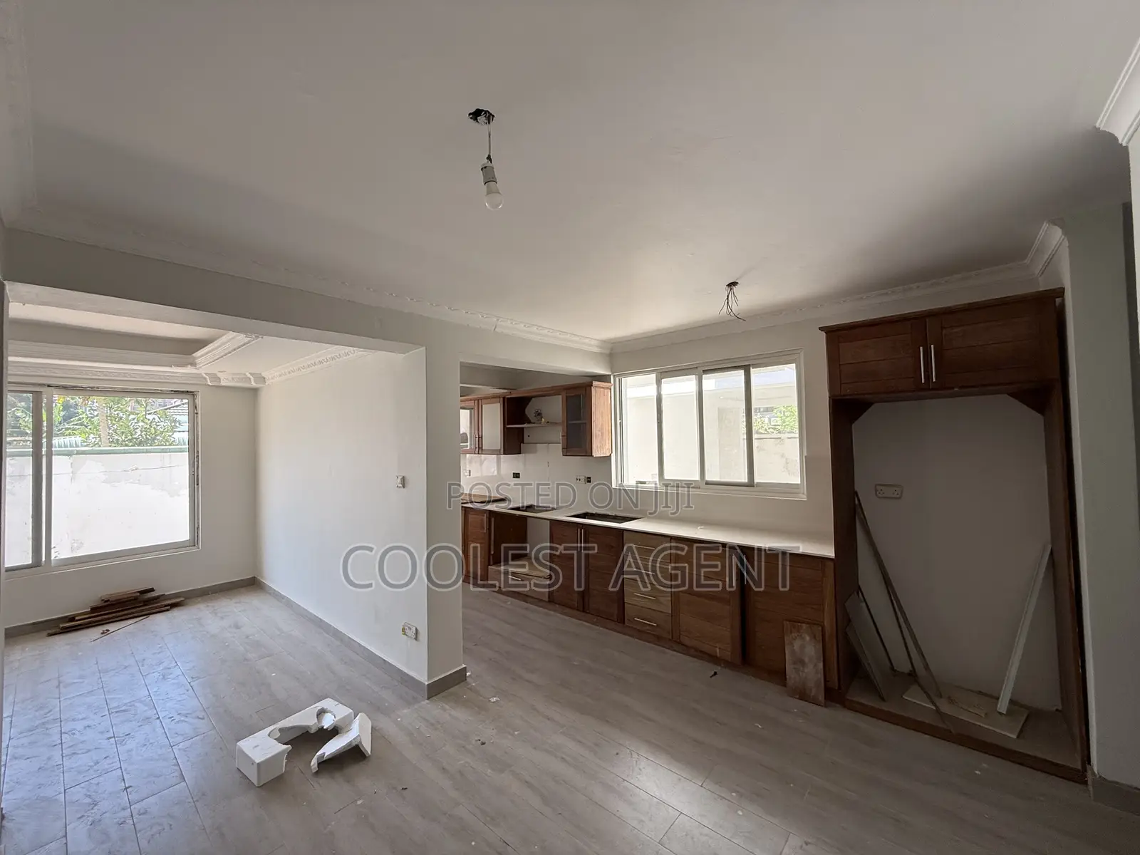 5bdrm Bungalow in Coolest Estate, Oyster Bay for rent