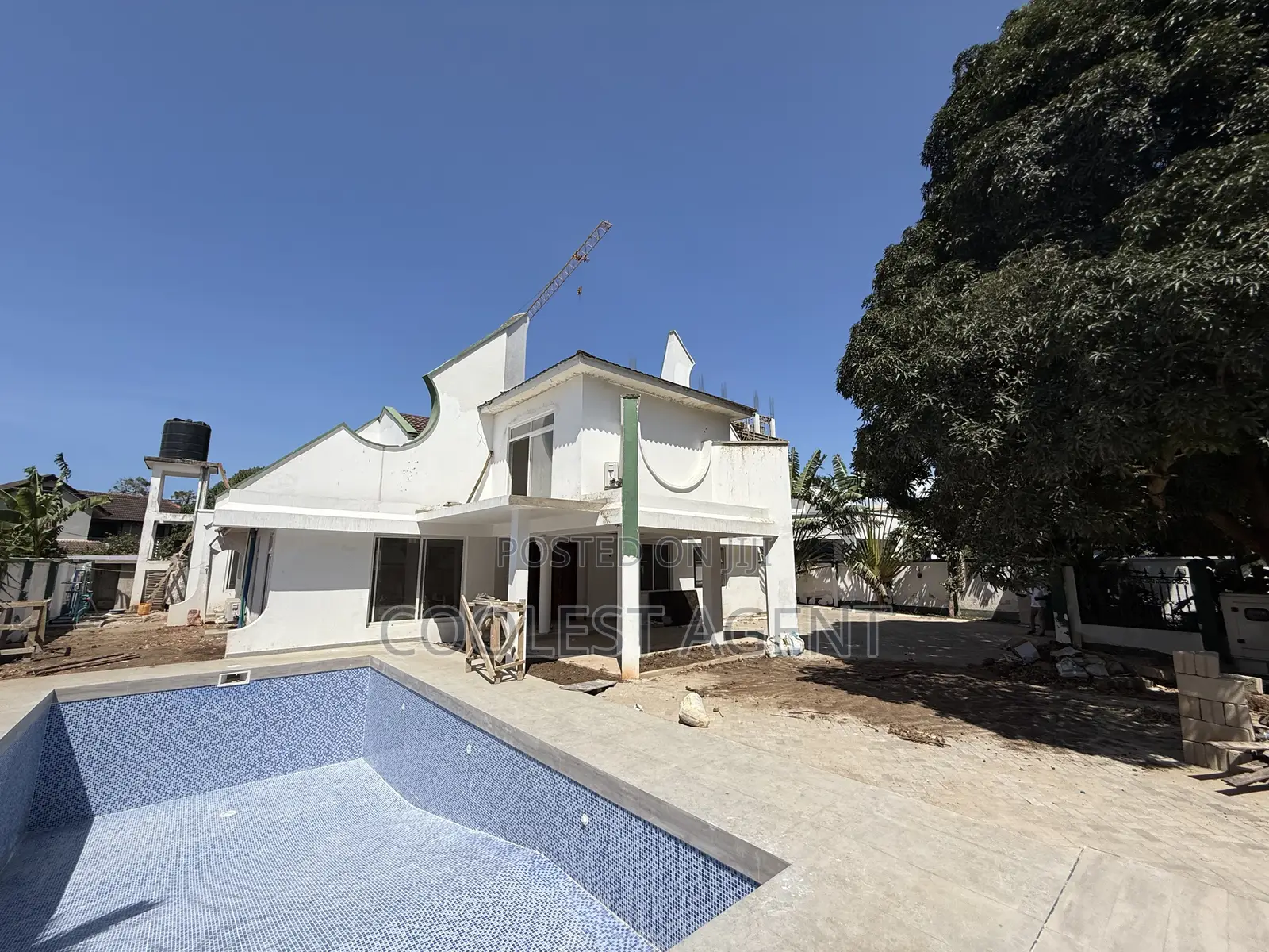 5bdrm Bungalow in Coolest Estate, Oyster Bay for rent