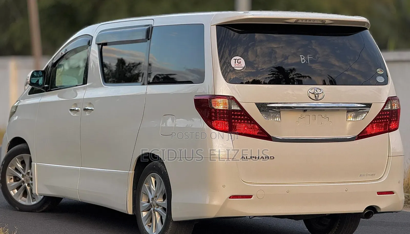 Toyota Alphard 2009 White