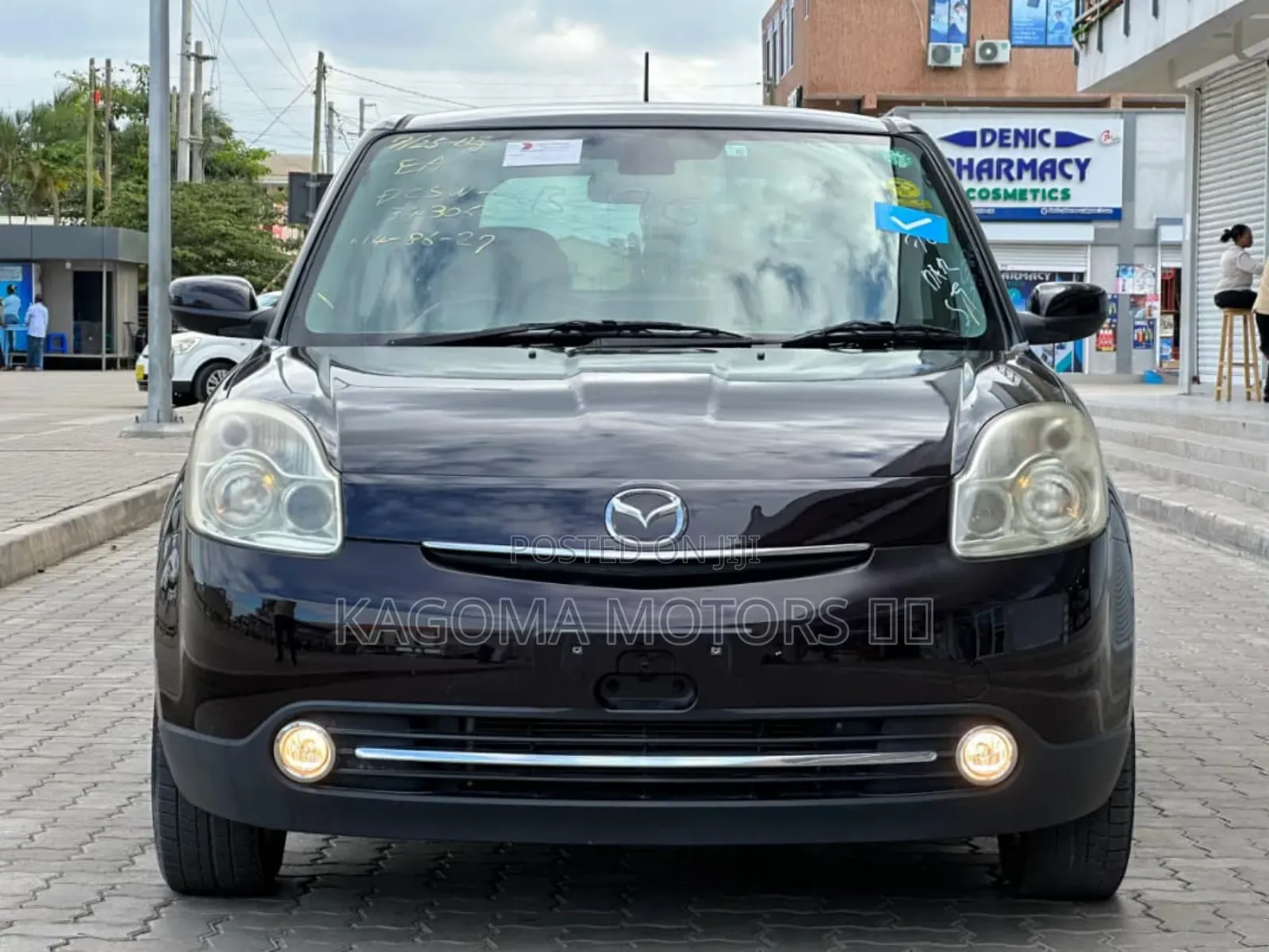 Mazda Verisa 2010 Maroon