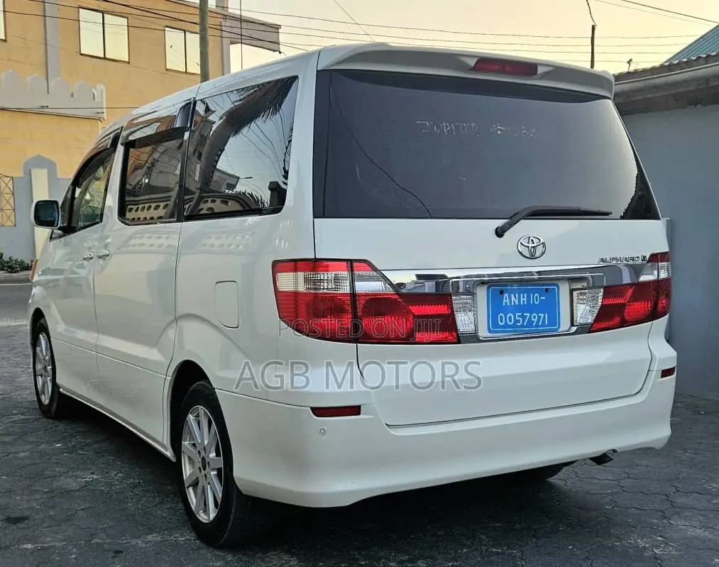 Toyota Alphard 2.4 Petrol AWD 2004 White