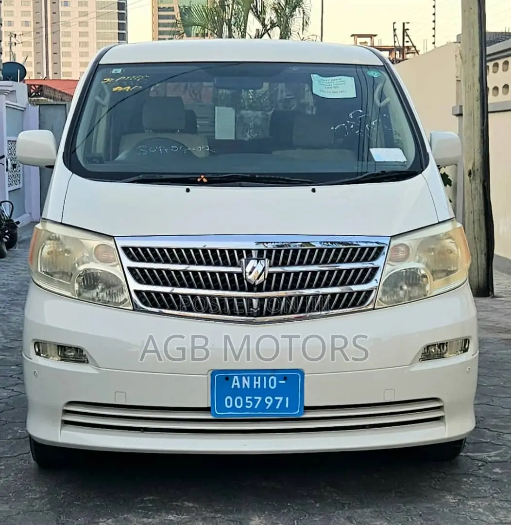 Toyota Alphard 2.4 Petrol AWD 2004 White