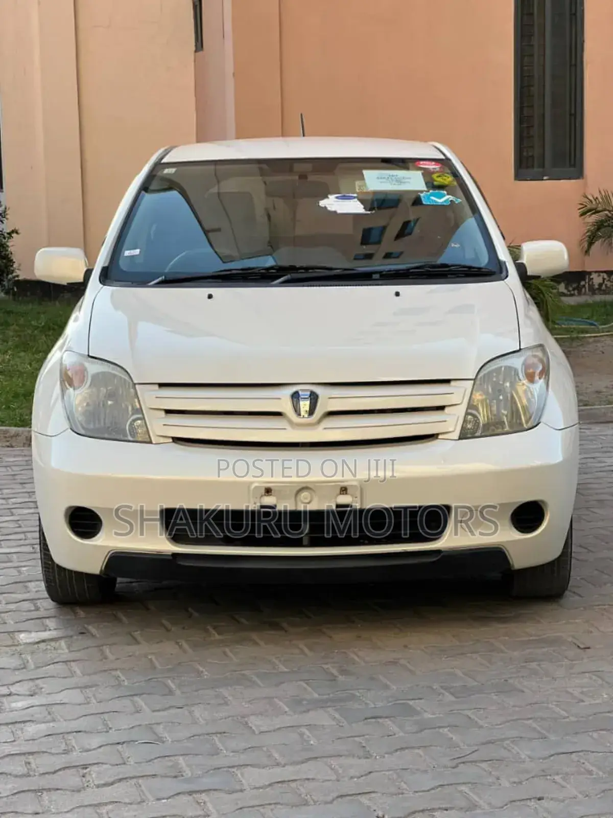 Toyota IST 2003 White