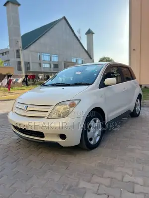 Toyota IST 2003 White