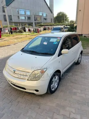 Toyota IST 2003 White