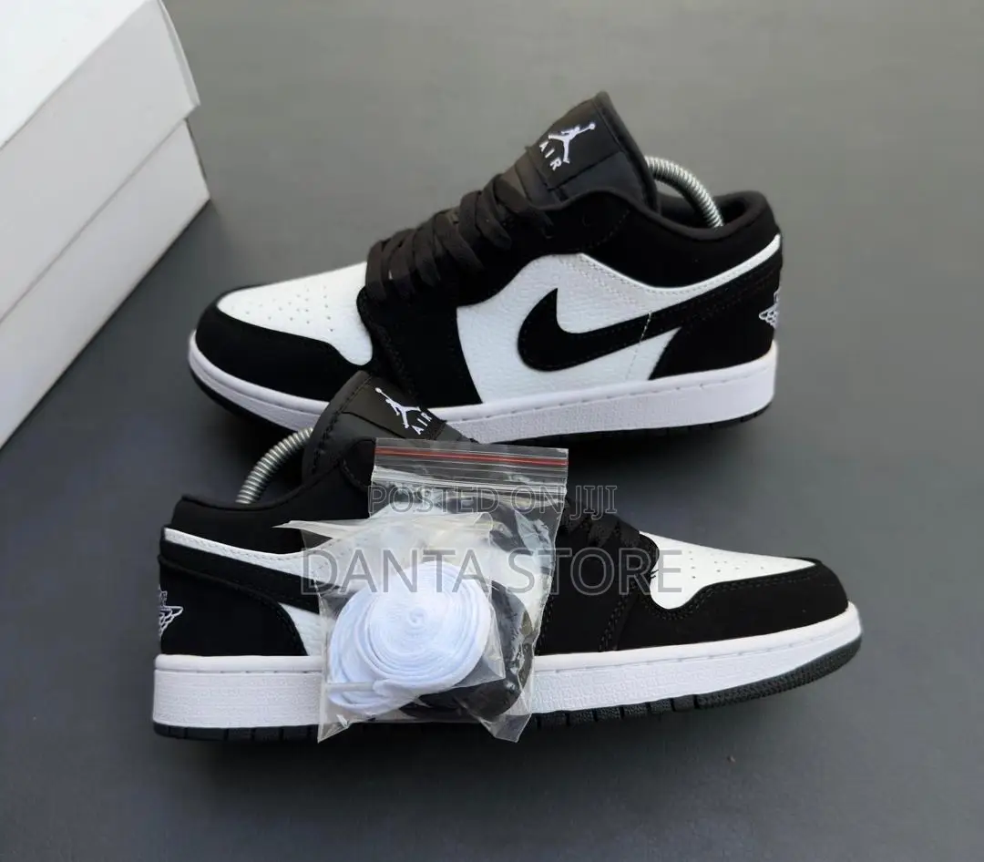 Air Jordan 1 Low Sneakers