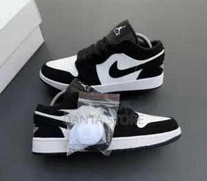 Air Jordan 1 Low Sneakers