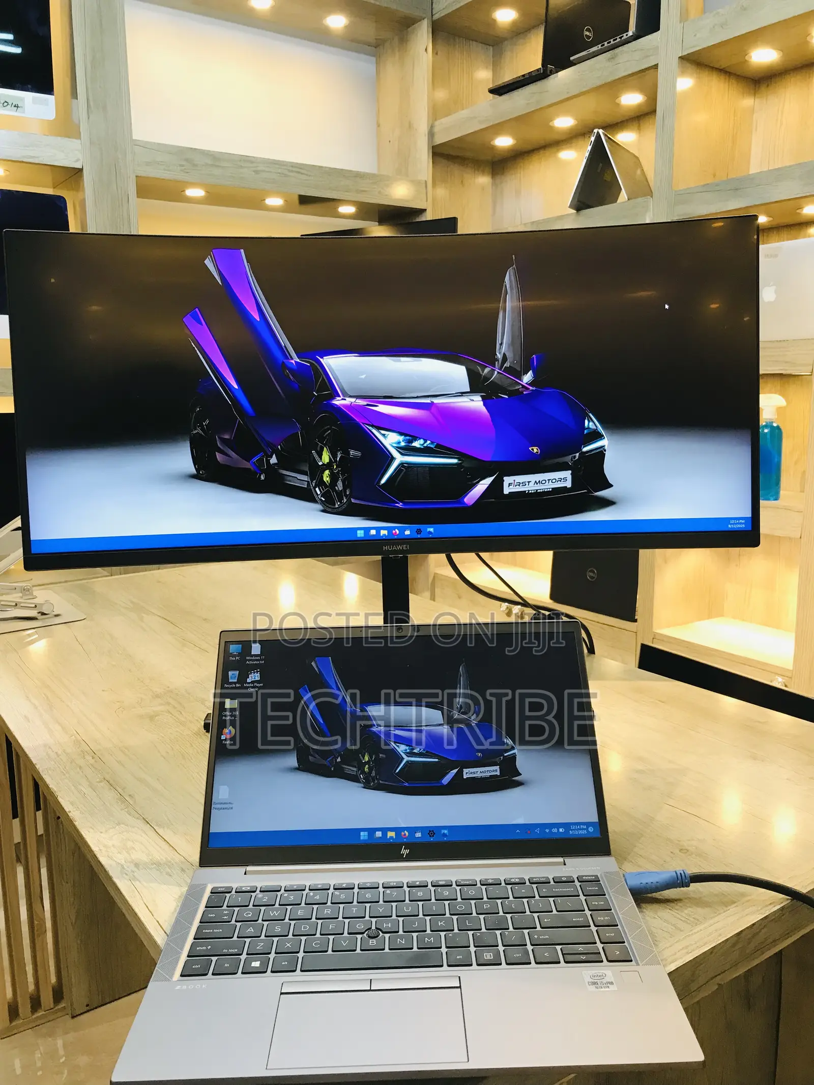Huawei Curved Monitor