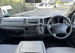 Toyota HiAce 2006 White