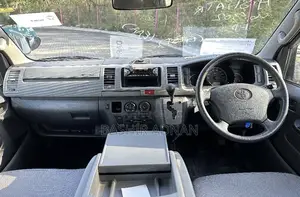 Toyota HiAce 2006 White