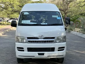 Toyota HiAce 2006 White